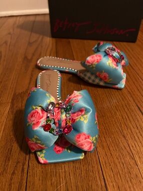 Betsey Johnson Blue Floral Jeweled Bow Slide Sandals